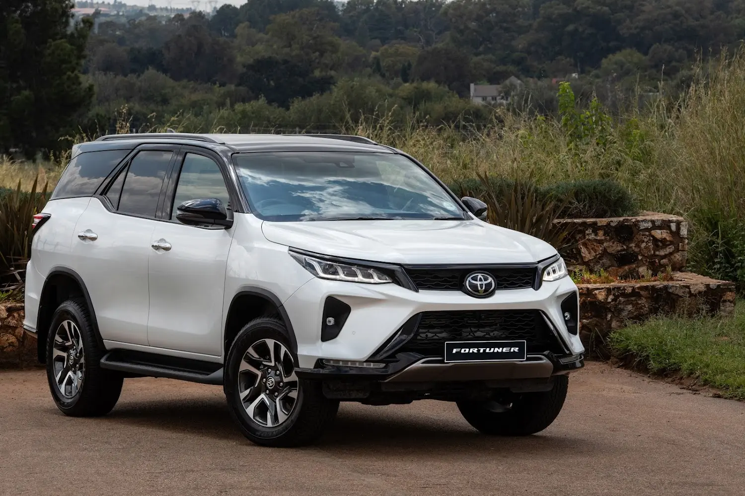 Toyota Fortuner - Rental Mobil Jakarta